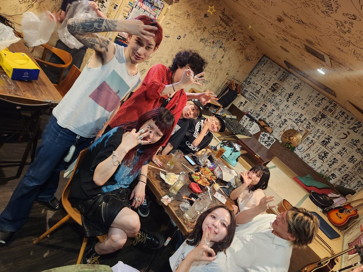 bye_ki's tweet photo. 今日もずーっとたのしいー！！！マナブおめっ！ https://t.co/ZEO2UywT1h