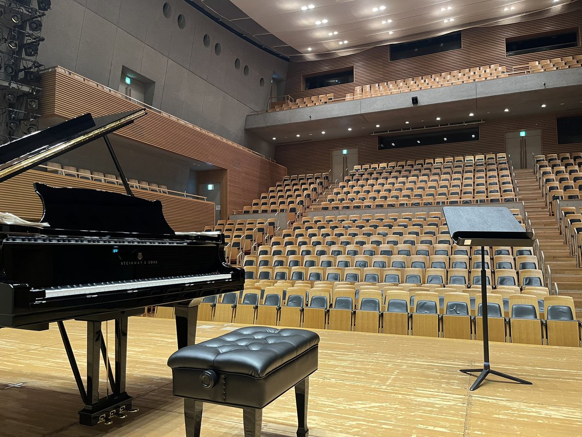 riematsui's tweet photo. 先週土曜日は桶川市民ホール大ホールでサマーコンサート🎵歌い手さん2人とクラリネットの伴奏をさせていただきました。お越しの皆様、共演者の皆様、スタッフの皆様ありがとうございました✨ここのホールがめちゃくちゃ響くので大好き！ https://t.co/wt8l9xk9kA