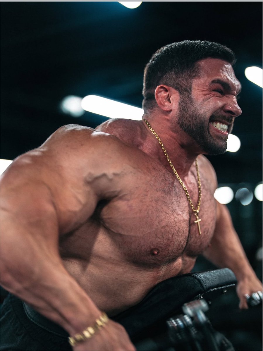 swolling_flyguy's tweet photo. Who’s this new phone? https://t.co/Ml6x6tVBOn