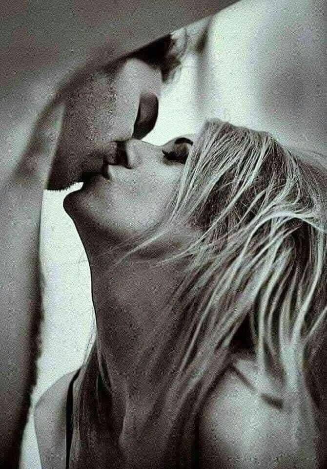nadirmami2's tweet photo. La tendresse se dit parfois avec des mots . Mais elle s'exprime et se partage avec les regards avec les attestations avec les gestes avec des actes ou même avec le silence en ce qu'on appelle le dialogue de l'âme . https://t.co/CzsAysRvBj