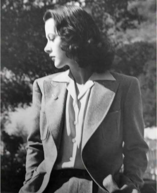 hkb73's tweet photo. Hedy Lamarr - 1940 https://t.co/KLp0JZPrBH