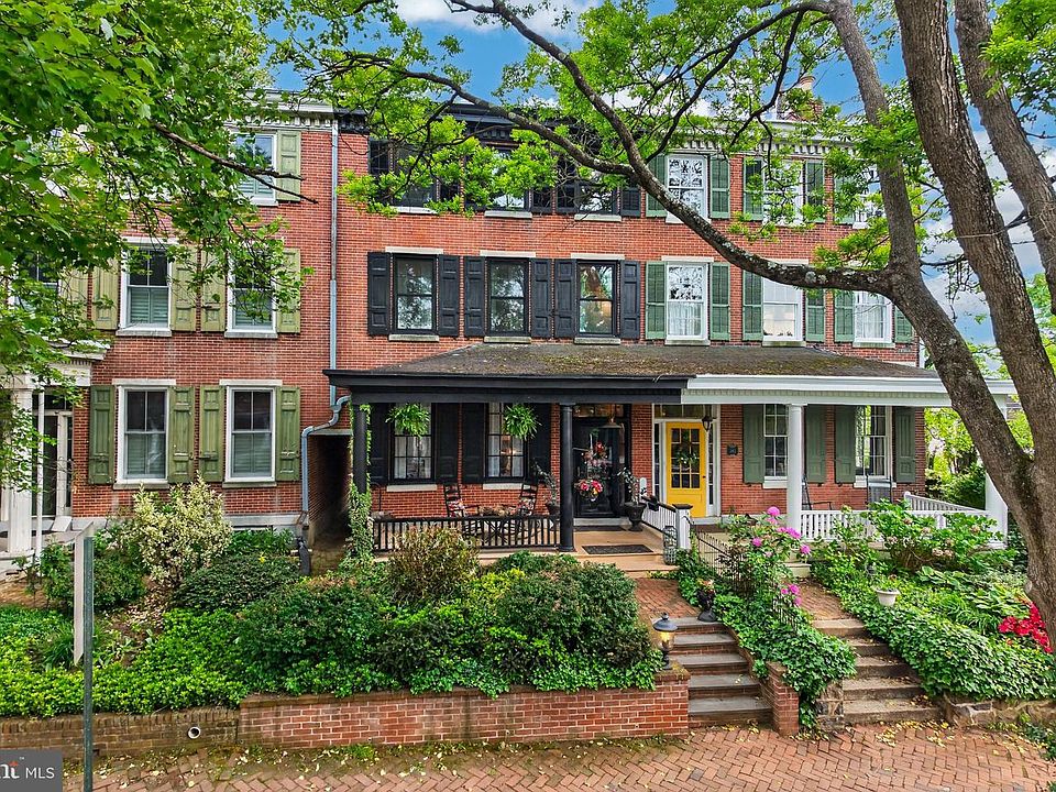 bobbyfijan's tweet photo. Jim Thorpe is pretty, but it's a tourist city

The *better* example is West Chester, which is a historic downtown, county seat and has a 18,000 student university. Tons of beautiful rowhomes, and it's on the edge of being a commute from Philadelphia AND farmland of Chester County https://t.co/5VTu9YSTyt