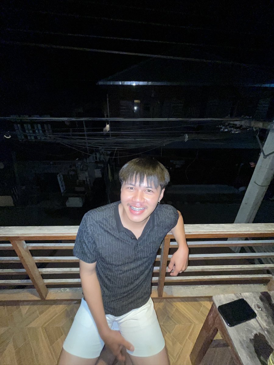 Nakarinmark13's tweet photo. ว่าไงคืนนี้? 🤪🍻
#น้ำพอง #ขอนแก่น kku https://t.co/YJJYfiRmxa