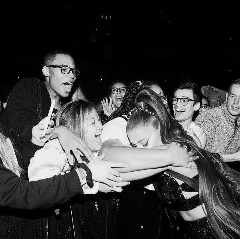bubblyrem's tweet photo. #weloveyouariana for life and whatever comes after ♾️ ♡ https://t.co/zViI9BnWNX