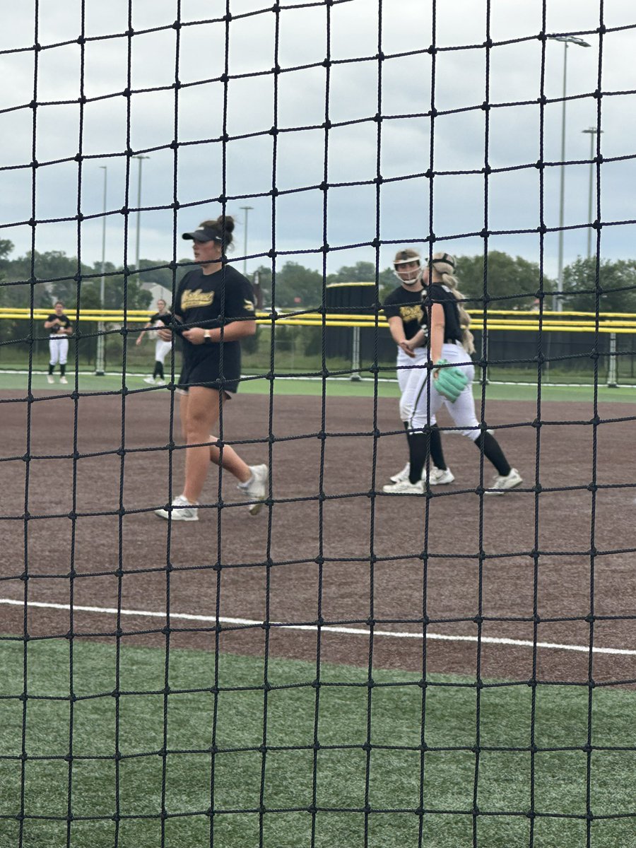 GraclynSimmons's tweet photo. 🌟 Had an awesome time coaching our freshman and sophomore softball players at Freshman State this last weekend !🥎💪 I’m so proud of each of them and can’t wait to kick off our high school season next week! Huge shoutout to Peyton and Naleah for helping coach! https://t.co/8bVEK9HWMV