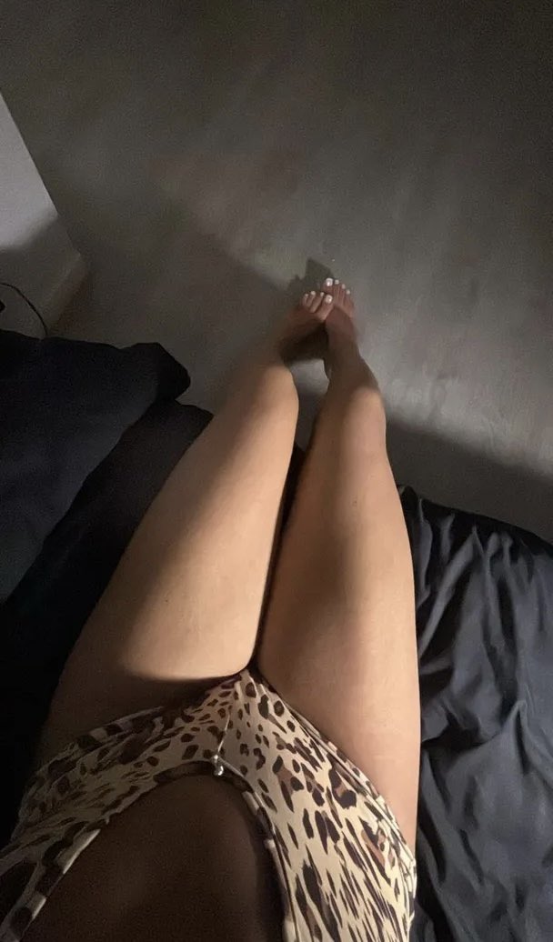 prvdoll's tweet photo. Un soumis pour me bouffer la bite et les pieds  ? 🤤😉#trans #soumis #tana #beurette #domina #feet https://t.co/Rrdc4MZN2V