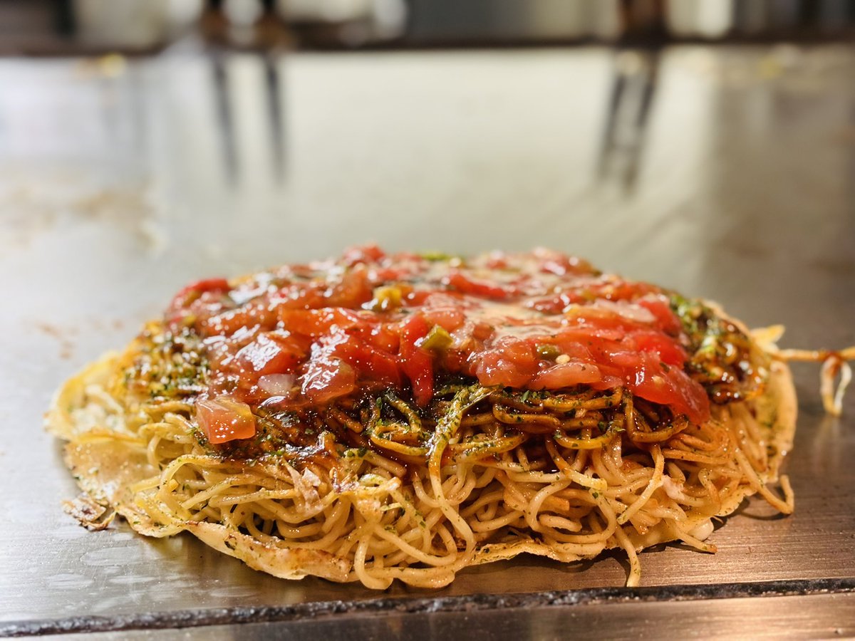 tuten_no_ryu's tweet photo. パリパリ麺にサルサソースだなんてハードボイルドが過ぎる。 https://t.co/Gsn2gQVl3F