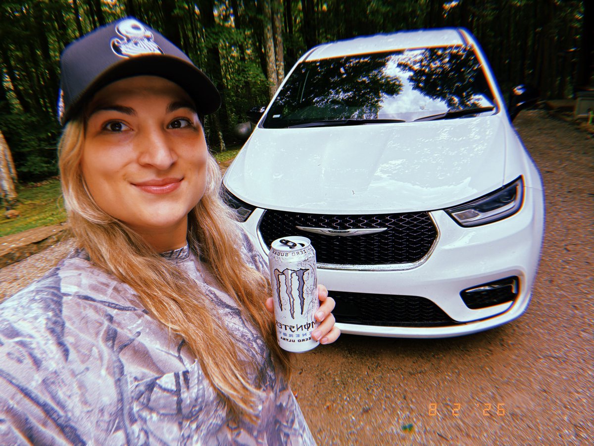stuffcierrasays's tweet photo. Fear Gear ✔️
Chrysler Pacifica ✔️
Camo ✔️
Hell yeah (white monster) ✔️
Cabin in the woods ✔️
#ProjectFear #FearGear https://t.co/mV86B7B7TA