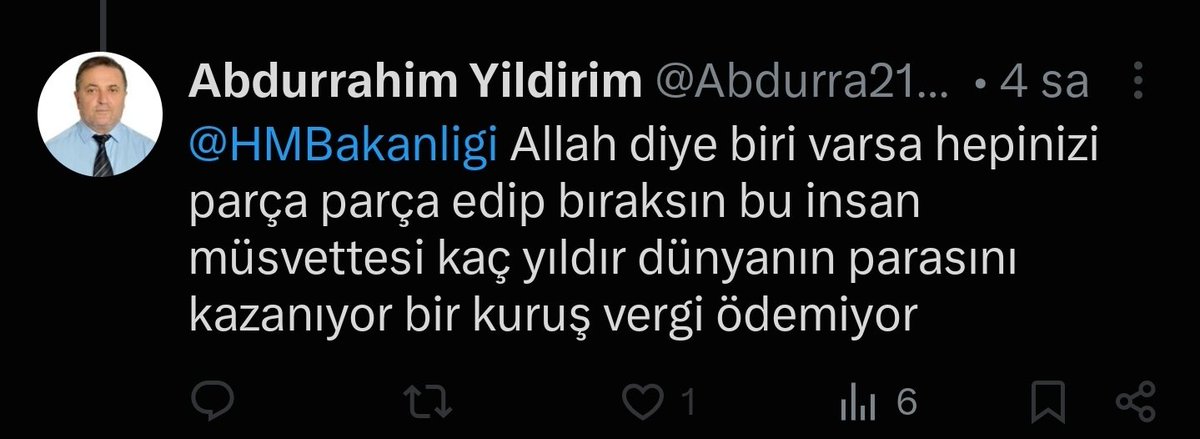 MYupanqi's tweet photo. Önce İslam dinine sonra Türkiye Cumhuriyetine ve Bakanlarımıza alçakça hakaret edip halkı kin ve nefrete sürükleyen bu şahısın cezasını çekmesini istiyorum sadece burada kalmayıp yarın en yakın karakola gidip siber suçlardan kendisini şikayet edeceğim qttığı yorumlar apaçık provokasyon dur @EmniyetGM @TC_icisleri