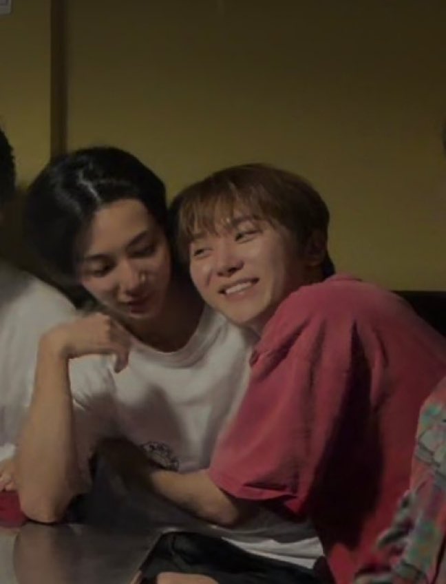 oursweetJ's tweet photo. gantiann dongg peluk jeonghannyaa https://t.co/OaoJok9SGc