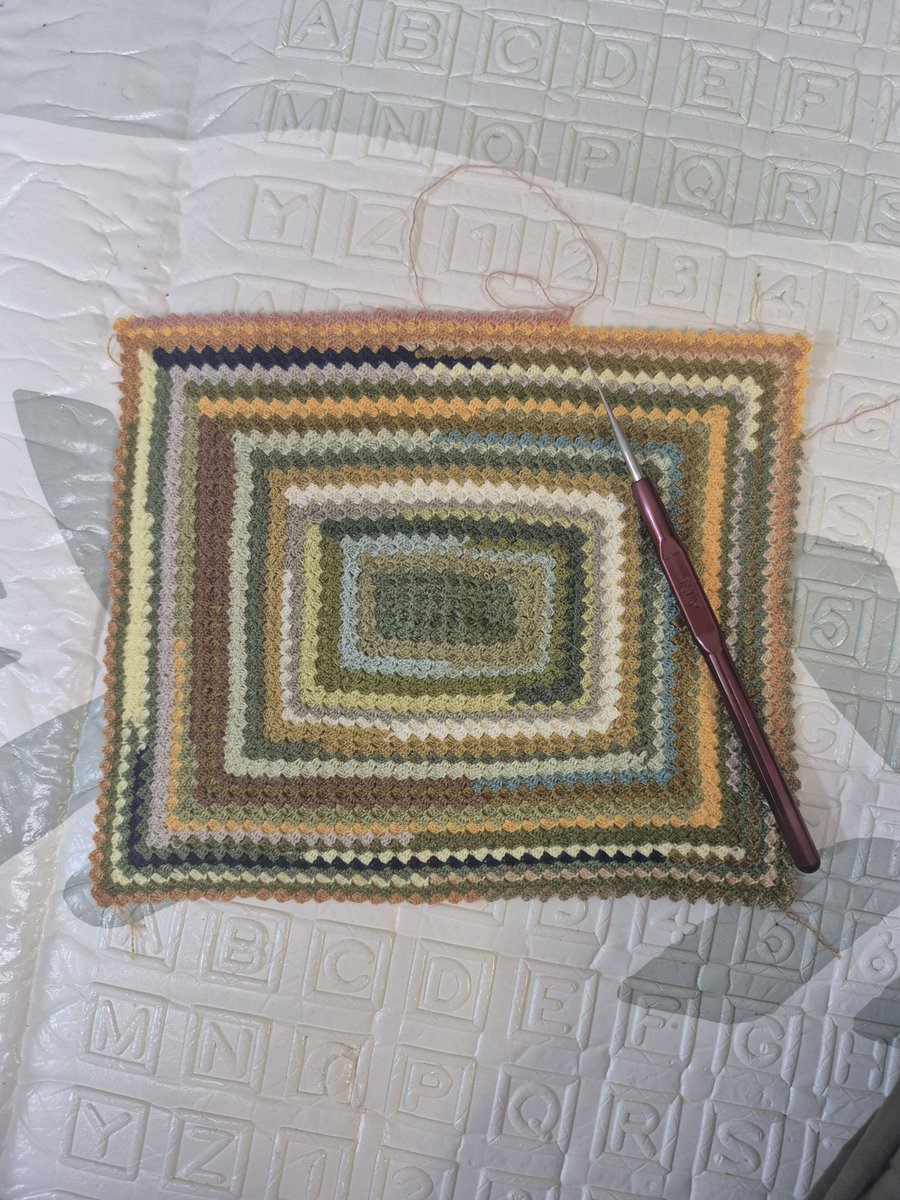 luuuv_Crochet's tweet photo. 刺繍糸布化計画、今日はここから。
昨日はあんまり進まなかった🥲
#かぎ針編み https://t.co/KOkvAHiC4q
