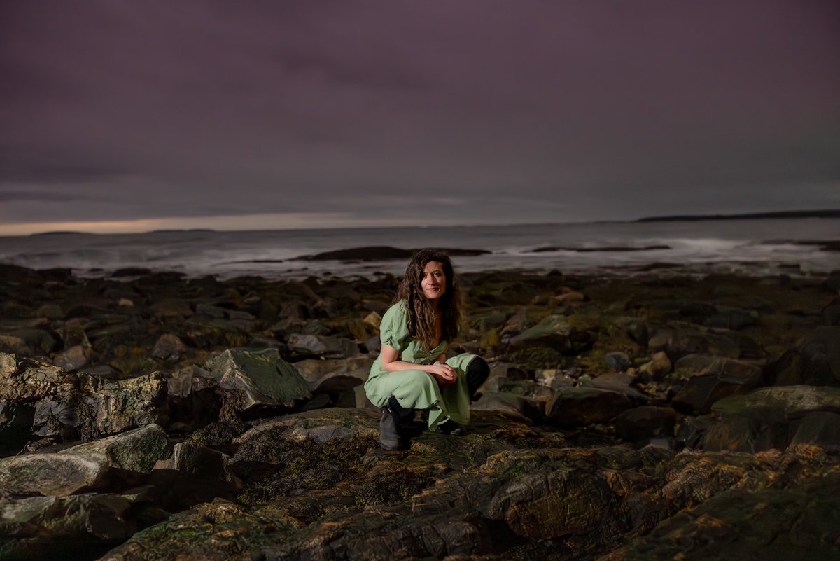 MAGNETMagazine's tweet photo. #MAGNETExclusive: Premiere of #KatherinePerkins’ “Molecules” video (#TwelveEight, @clandestinenyc). “I was feeling submerged by the sense of being a tiny, frictionless fleck in the universe with only moderate use to society.” Check it out: https://t.co/rW5QuQ5abO https://t.co/0vTtWRiwu4