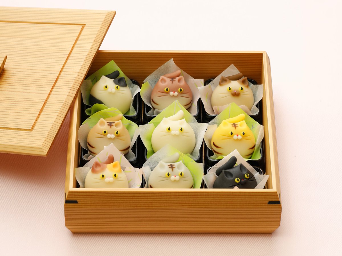 beniyamiyake's tweet photo. ｢ねこたま｣始まりました🐈
8月8日の世界猫の日を控えて、今月末ごろまで店頭に並びます✨
​ぜひお気に入りのお子をお迎えにいらしてください🍡 https://t.co/wCqRNVACps