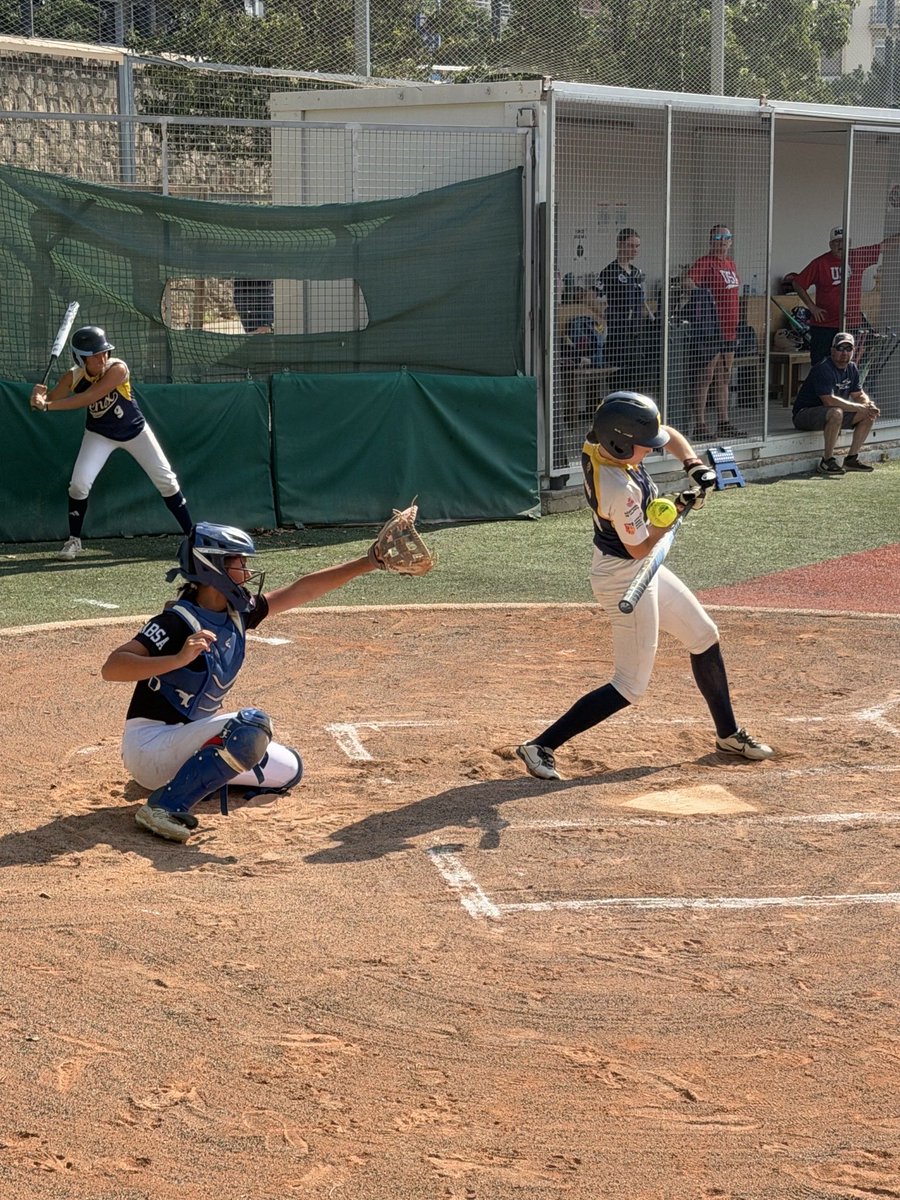 Kennedy_Coop17's tweet photo. Some action shots from πΊπΈvsπͺπΈ #softball #catcher #kb17 https://t.co/0I0Dh1ikC6