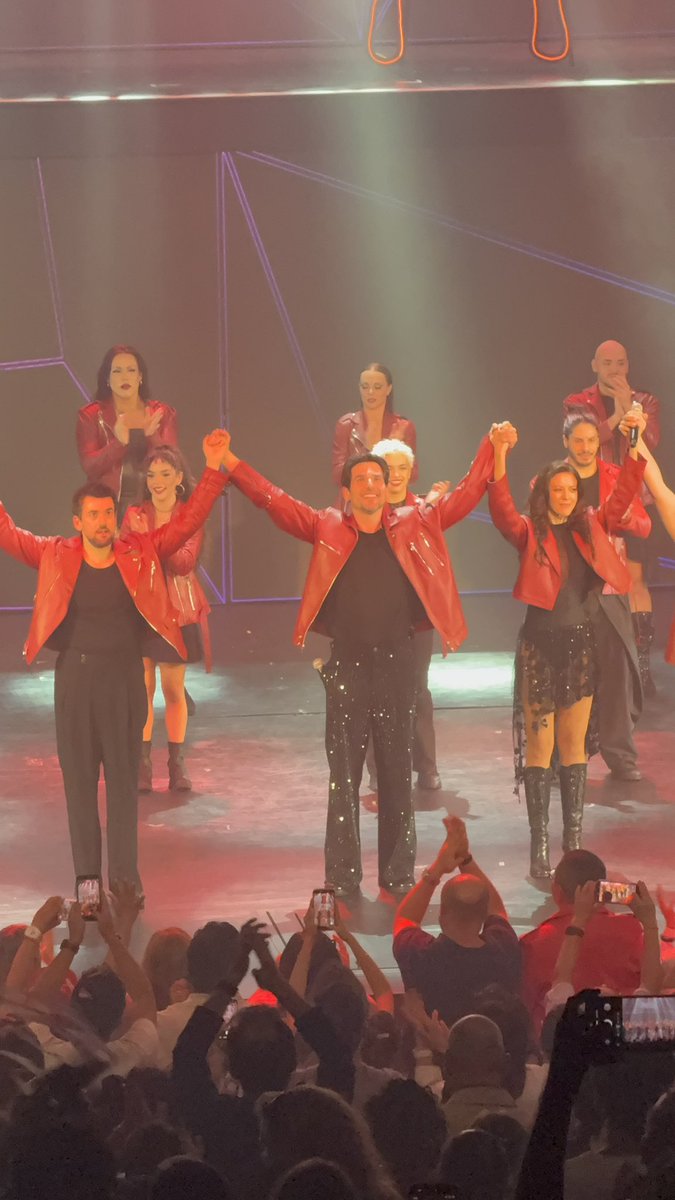 Odtsaga's tweet photo. Estuvo increíble el show de hoy @alan_estrada @LuisGerardoM 

Efectivamente la vibra del público fue increíble.

💗💗💗

#Amé

#vayanAlTeatro 
#HNMPL https://t.co/lH49oxe2X3