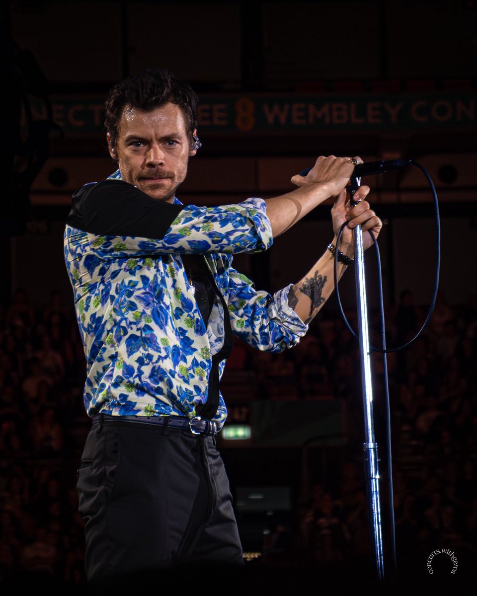 HarryMeAndYou's tweet photo. 💚💚
#HarryStyles https://t.co/tp0OVAJYIs