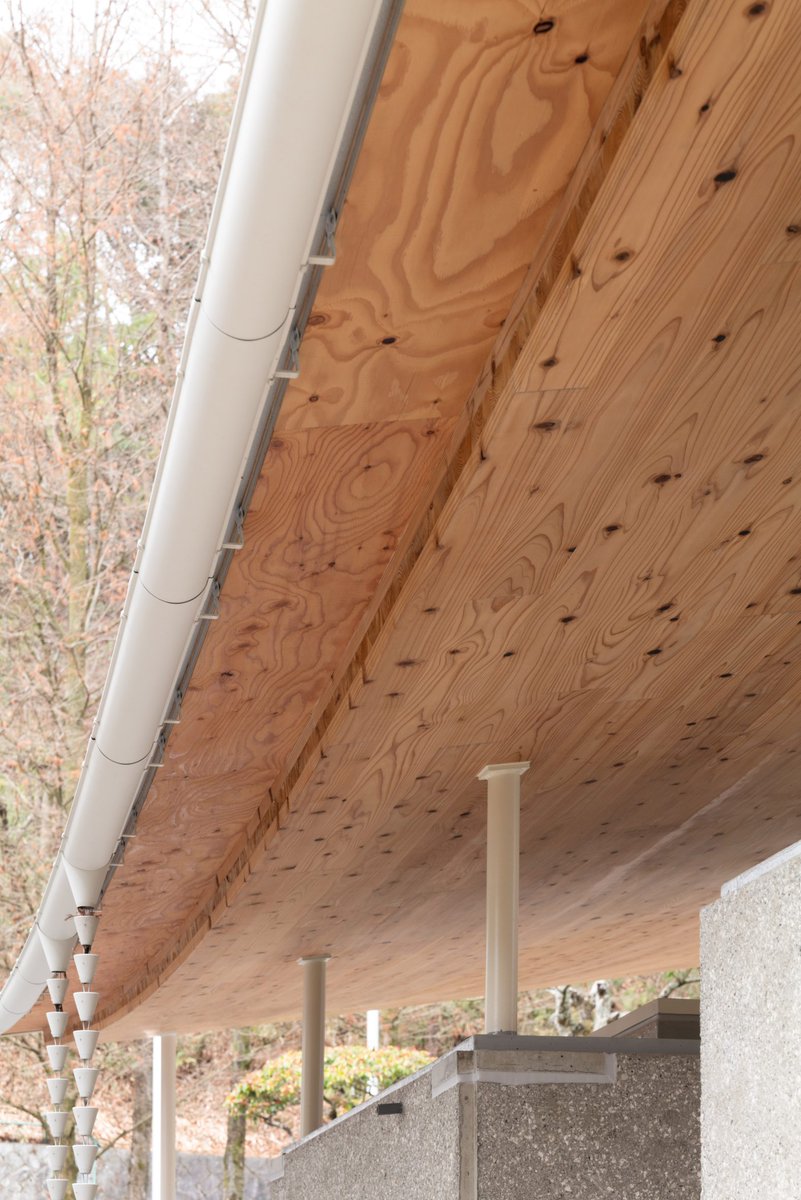 dezeen's tweet photo. Yano Aoyama Architecture Design tops public toilet in Japan with sweeping timber canopy:
https://t.co/T8T7vyt7X1 https://t.co/reaOVo0AHI