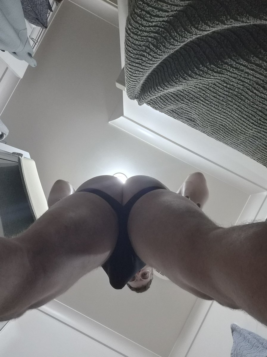 RobboAus89's tweet photo. Pov of your face before I sit on it. Who wants it https://t.co/INITpsPVpU