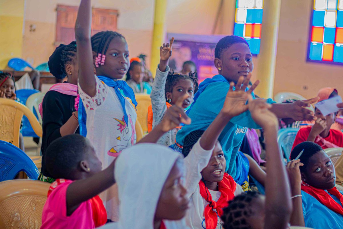 DuSol_tg's tweet photo. De la tomate à la banque : les jeunes du camp « Bâtir Ensemble » ont exploré toute une chaîne de valeur à travers un jeu de rôle immersif. #DUSOL #Entrepreneuriat #Togo https://t.co/GVir0db8B2
