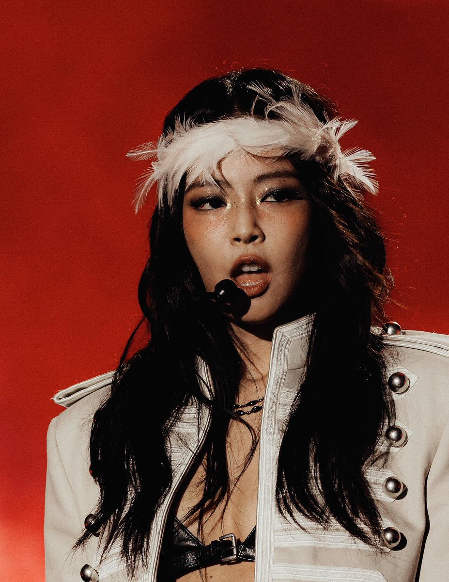 JennieDCGallery's tweet photo. 260803 #JENNIE at Lollapalooza Chicago (cr. christian.x) https://t.co/SWoFnXx1X0