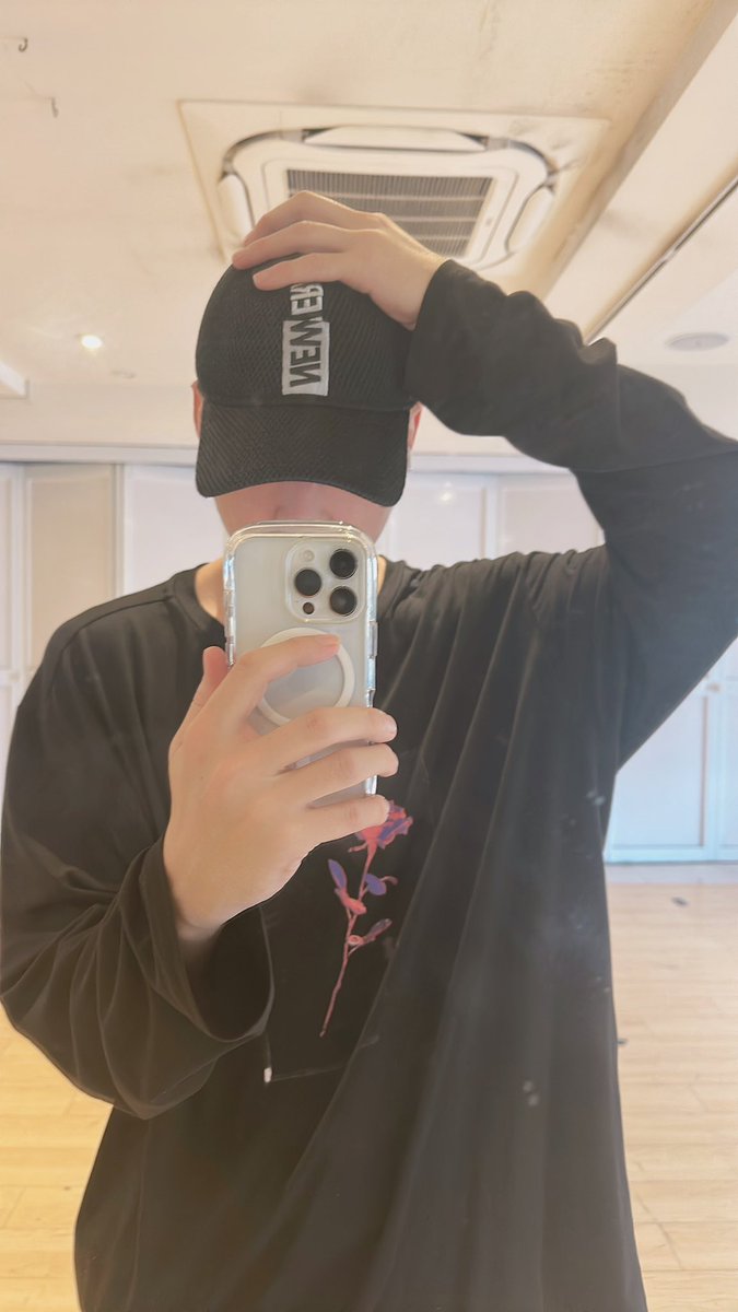DNT_JunYong's tweet photo. おはよう🏃‍♂️🏃‍♀️🏃‍♂️🏃‍♀️🏃‍♂️🏃‍♀️
雨だ‼️☔️
暑くなくて涼しいですよ〜！ https://t.co/VbyX66zyjh