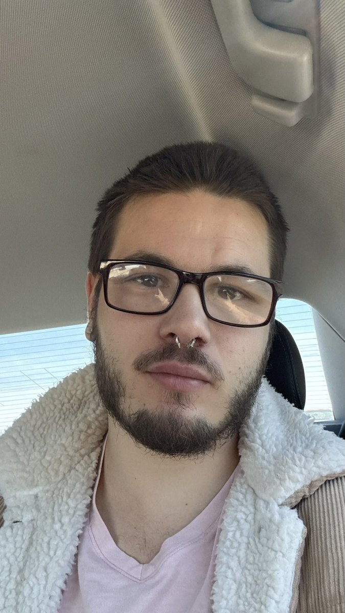 WhatDaFuckDuke's tweet photo. Y’all I did a thing and chopped my hair off. https://t.co/el0qzP3r48