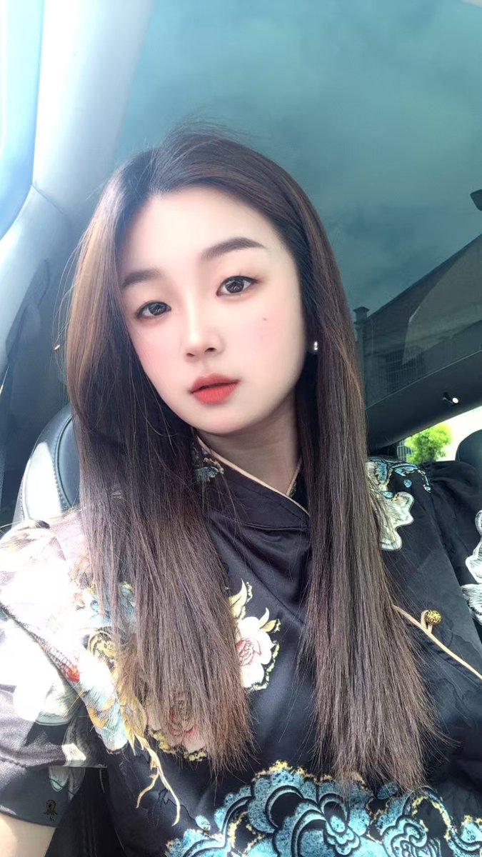 xiaomanyao77's tweet photo. 该死的老板这么早叫人去加班 https://t.co/A1RaZbIXs3
