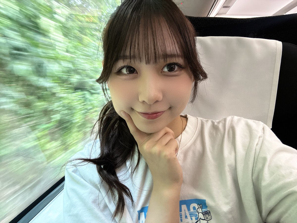 mitomi0504's tweet photo. おはよー！
今日は22時にYouTube配信するよ！ https://t.co/1ypHDiu40h