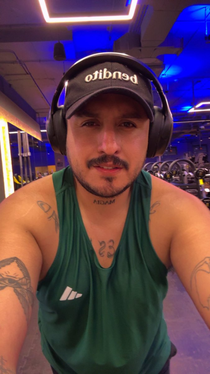 cris291gil's tweet photo. Domingo 🖤 https://t.co/YQSLjhr8oz