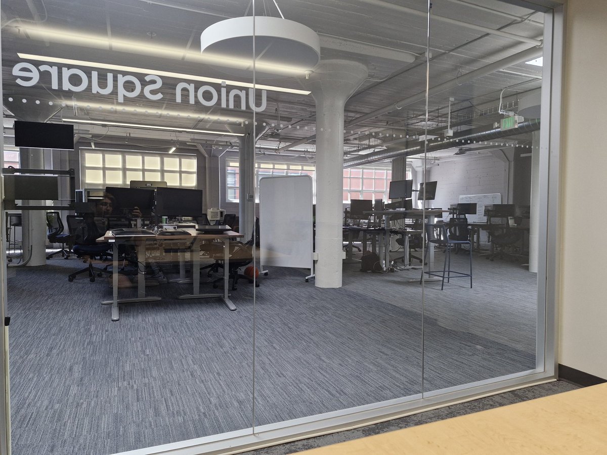 z1ro_dev's tweet photo. Antler office is empty today... That's how you get ahead of 99% of talented people. https://t.co/6fLFsQivXJ