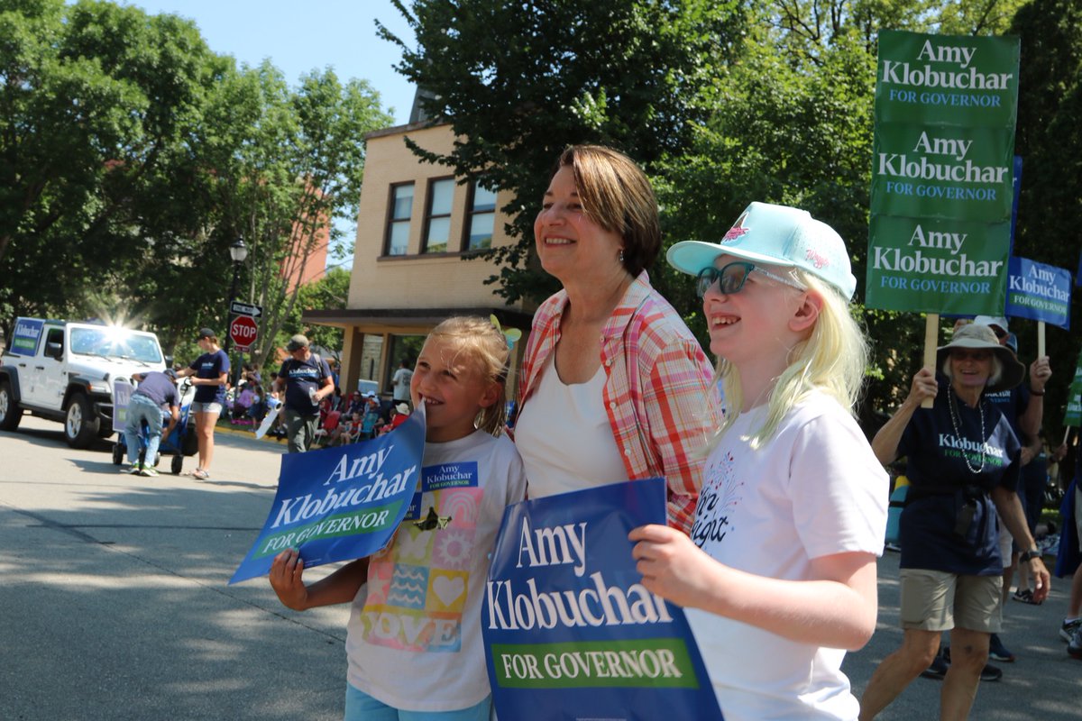 amyklobuchar's tweet photo. Red Wing was the place to be today for the River City Days Parade! So much fun to join Mayor Gary Iocco and everyone celebrating this incredible community. Thanks to everyone who came out and made it such a great day. https://t.co/mSJHPzdJsf