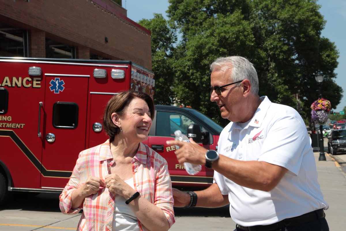 amyklobuchar's tweet photo. Red Wing was the place to be today for the River City Days Parade! So much fun to join Mayor Gary Iocco and everyone celebrating this incredible community. Thanks to everyone who came out and made it such a great day. https://t.co/mSJHPzdJsf