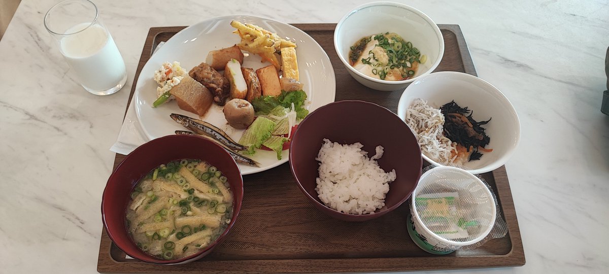 papicoworks's tweet photo. 今日の朝食
ビッフェスタイル
#朝食 #モーニング #ホテル #旅行 #九州 #鹿児島 https://t.co/1fAKL3NMNM