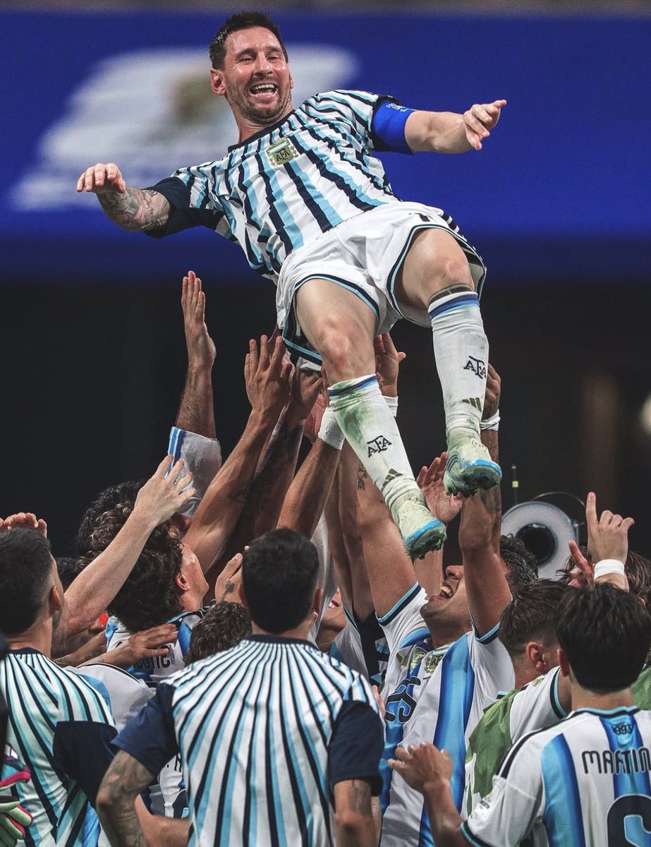 TeamLeoM's tweet photo. Ya pasaron dos semanas que terminó.

Qué manera de disfrutar. Que felices fuimos. https://t.co/AlYubyC7y1