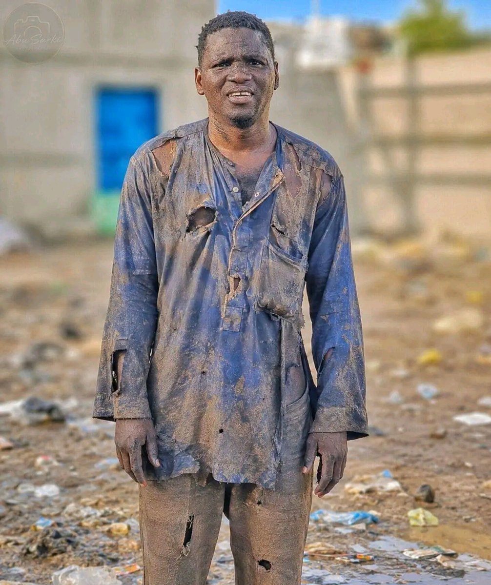 MDSniperX's tweet photo. Masu skills irin na Professor Isa Ali Pantami a kamfanin @Google , @Microsoft , @amazon da @binance tamu ta crypto duk shekara ana biyansu daga $300,00 zuwa $450,000, Wato daga Naira Million 411, Zuwa Million 616.  

Wannan salary kenan banda stock bonus na kamfani. Ana kiran skill din Chief Information Security Officer, Wato shugaban dake kula da bangaren Cybersecurity, Irin wannan aikin Malam ya yiwa Nigeria a 2023.

Sannan Irinsu malam dai sune AI Research Scientist, Wadanda duk shekara suna samun salary a shekara daga $250k zuwa $650k Wato daga 342 Million zuwa 930 Million Naira, Haka ake biyan wadanda suke aiki a AI Mind, Microsoft d.s.s.

A bangaren consultantation da malam babban kamfani ne dashi a Abuja a wannan bangaren, bincike ya tabbatar da Cybersecurity consultants suna iya samun abinda bai gaza $300k ba a shekara, Wato dama 400 Million Naira. Banda sauran ayyukan da suke yiwa Gwamnati kamfanoni a kasashen Duniya da suna iya samun biliyoyin kudade a shekara. 

Skill irin na Cybersecurity, AI Research da Technology Consulting suna daga cikin ayyukan da ake biya mafi tsada a duniya saboda suna da matukar muhimmanci ga tsaron bayanai da cigaban fasaha.

Idan mutum ya kai matakin da kamfanonin duniya kamar Google, Microsoft, Amazon ko Binance suke nema, samun manyan kudade ba abin mamaki bane.

A maimakon mutane su rika mamakin arzikin masu ilmi, ya kamata mu fara girmama knowledge economy da value na expertise. A wannan zamanin, ilmi da skill sun fi yawancin albarkatu daraja.

Irin wadannan mutanen kake tambaya ina suka samu kudaden siyan gidaje a Abuja?

 Dan Allah kai mai tambaya bakaji kunya ba? 🤔