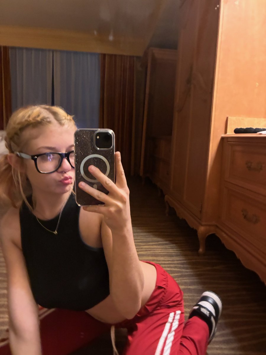 kyleefoxx444's tweet photo. Spicy version im the comments  #checkcomments https://t.co/POTAGQYIia