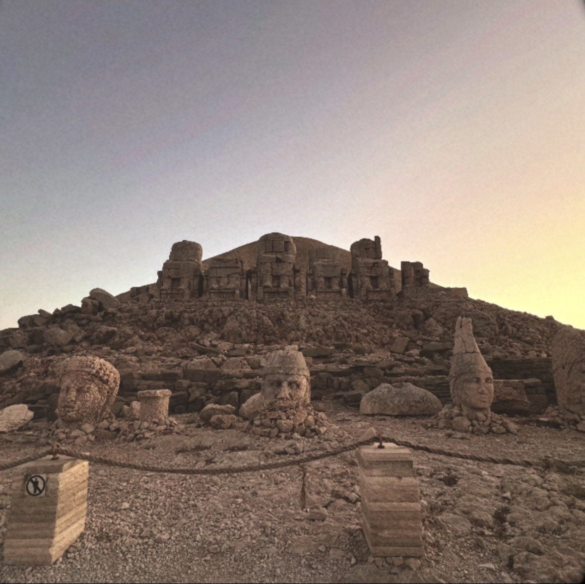 math_zel's tweet photo. Nemrut’s Girl 🥷🏻 https://t.co/ZcK0WWNrVq