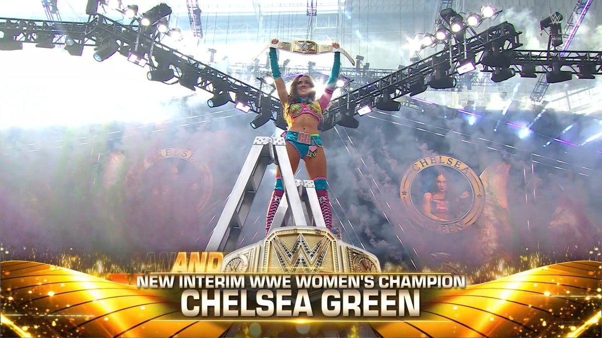 LuigiWrestling's tweet photo. Lo perderá ante Rhea Ripley, está claro. Pero esto es un reinado oficial de título mundial de WWE para Chelsea Green. Qué más da el resto. #SummerSlam https://t.co/RhE1ujieMp