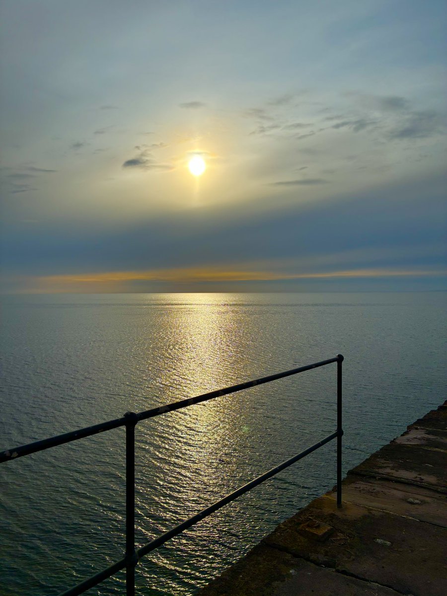 JPAMDG's tweet photo. May every sunrise hold more promise and every
sunset hold more peace. โ๏ธ๐ฉตโฐ๏ธโต๏ธ #Whitehaven #Cumbria โฐ๏ธ #coast #sunset #harbour #sea https://t.co/LiQB9CUVUm
