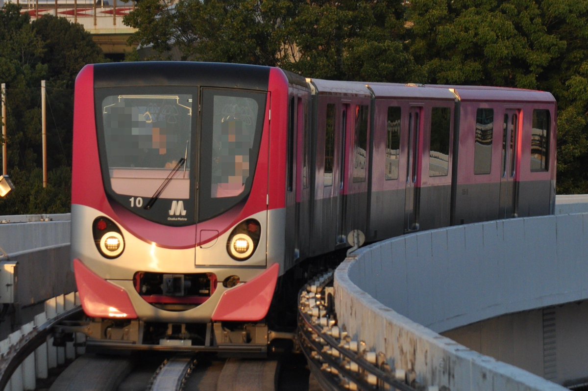 V8engine_22619f's tweet photo. 2026/8/2
Osaka Metro 200系
201-02f
201-10f
201-07f
201-20f
ニュートラム×夕日 https://t.co/nfeJOOAFfh