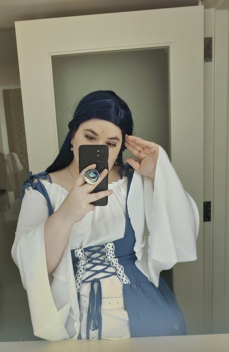 ripplesign's tweet photo. rozemyne from saturday!! im so glad i pulled this together after the aoabw guest announcements 💙 https://t.co/tfNRZFJvZY