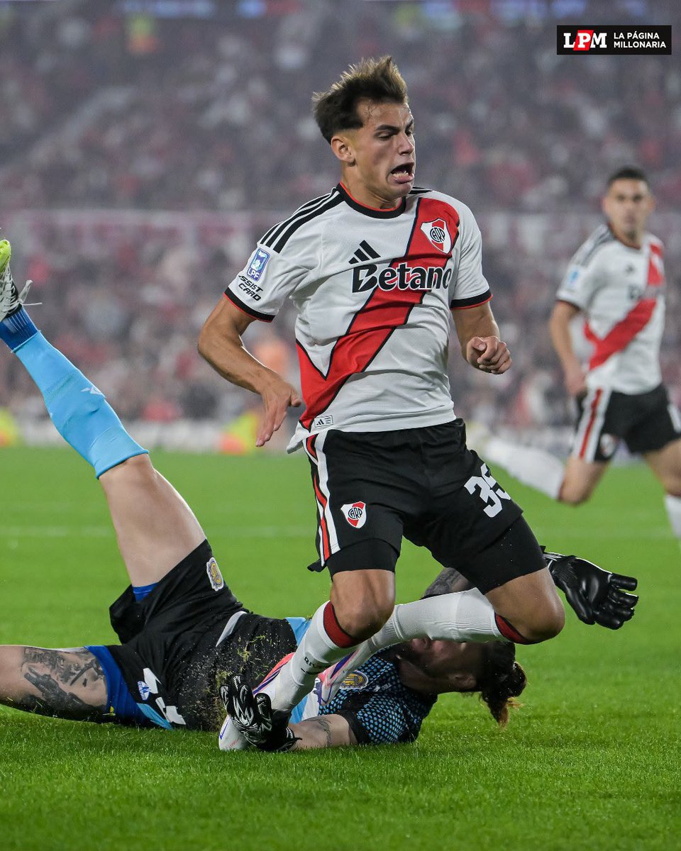 LVDT_14's tweet photo. A River le roban en su cancha así. 

Mamita querida, qué triste todo. https://t.co/1GCqC0uc2E