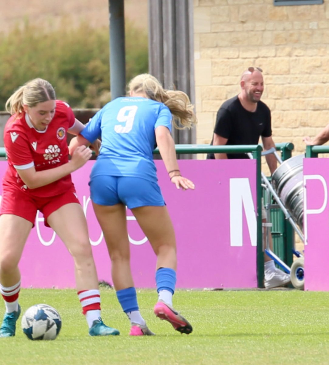 BenjoHopp's tweet photo. Just seen @Jayphoto1993 pics from @StamfordWomen v @HistonLFC I can honestly say if anyone finds a partner that makes them as happy as @DaisyPSV4 with a barrel of beer, never let them go🤣
2nd pics funny knowing the context, she’s a good sport and made a great save straight after https://t.co/UJ3Hrjol8a