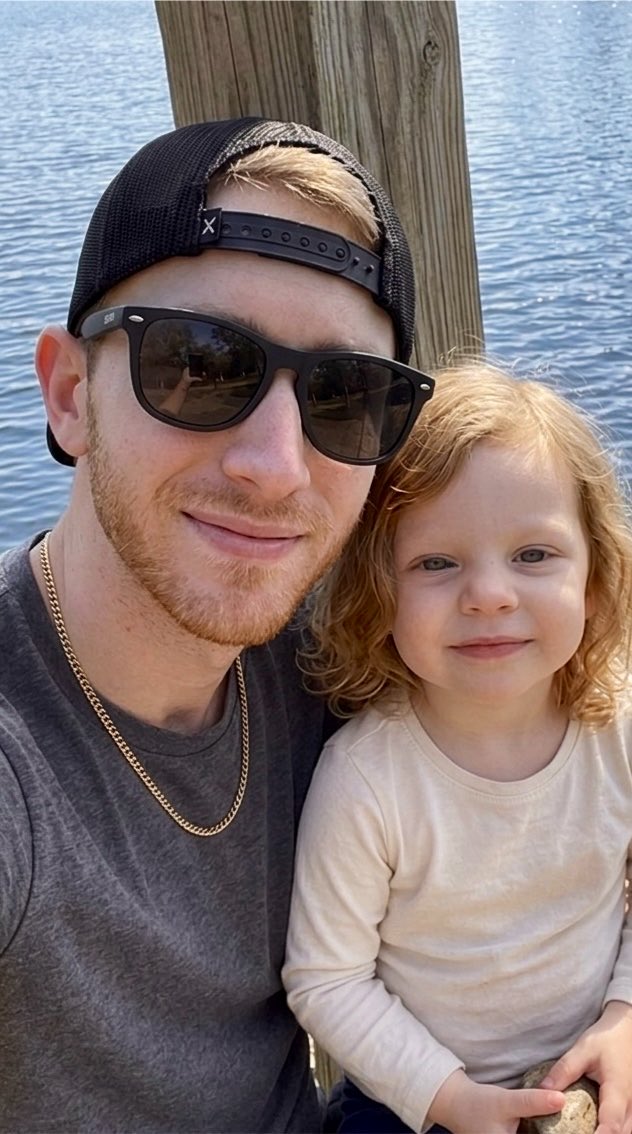 ttpoopoo's tweet photo. lake day with my girl 🌊 https://t.co/3q8BLyF1FM
