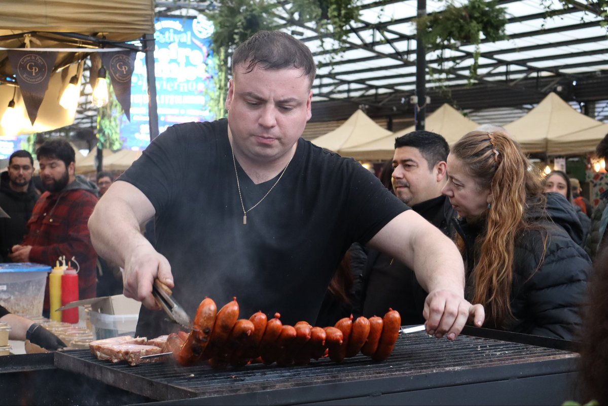 abernales's tweet photo. Estuvo tremendo el Festival Gastronómico de Invierno en Puerto Varas. Lleno de buena comida, expositores, música y un ambiente que convocó a todos. Aplausos para cada persona e instituciones que estuvieron en la organización de esta gran actividad. https://t.co/GACa8oR8zp