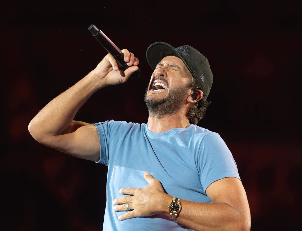 MelanieLavall12's tweet photo. #lukebryan
First Interstate Arena
📸 Amy Lynn Nelson https://t.co/ev4sN3jMnY