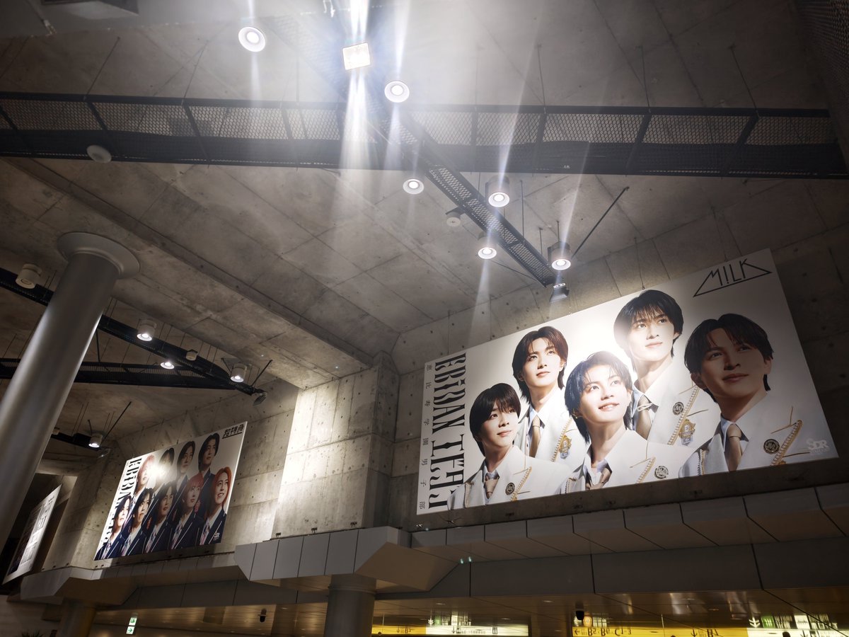 adbrex_'s tweet photo. EBiDAN（エビダン）15周年のジャック広告。
渋谷駅構内、B7出口付近。
#EBiDAN
#Yes_EBiDAN15th https://t.co/QfRvu1dT5W