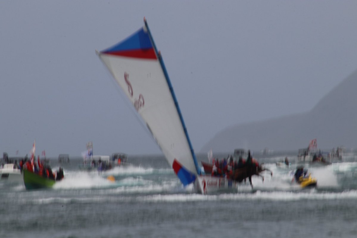 JCSamyde's tweet photo. #tour des #yoles rondes de #Martinique : les hommes de Loïc Mas sur #Cottrel #LeaderMat remportent dimanche 2 août 2026 à Sainte-Anne la 40e édition du tour devant #UfR/Chanflor. photos JCS https://t.co/uEvfOt7kvt