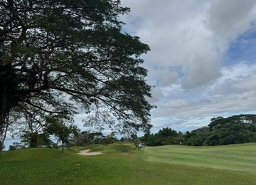 Sunset_Sip's tweet photo. Weekend transformation from "workaholic" to "golf swinger" ⛳️ Enjoying the process and embracing nature ☁️ Exceeded my exercise goals for the day! ✨ https://t.co/IoXyahurMA