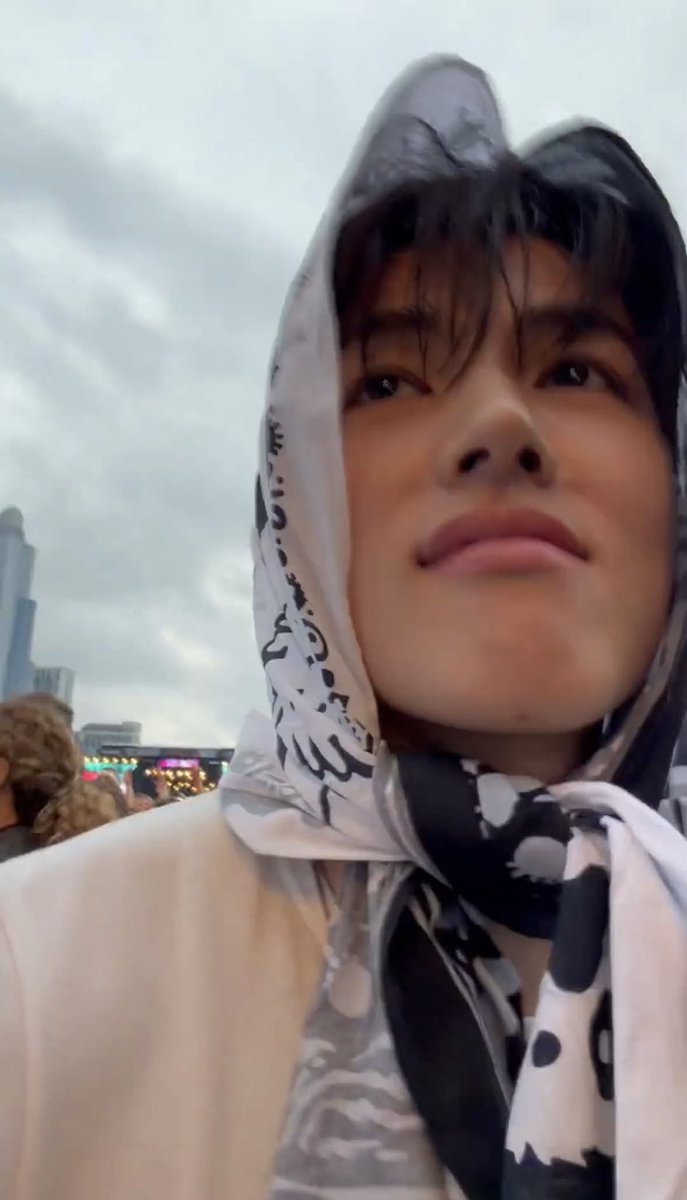 eomseaniee's tweet photo. HE😭IS😭THE😭MOST😭CUTEST😭AND😭THE😭PRETTIEST😭EVER😭ONE😭BITE😭AND😭HE😭IS😭GONE😭 https://t.co/Tv6NSqDN8S